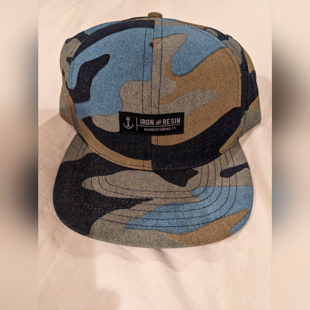 NWOT mens camouflage hat by Iron and Resin